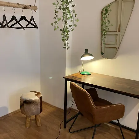 Minimal Hostel-3
